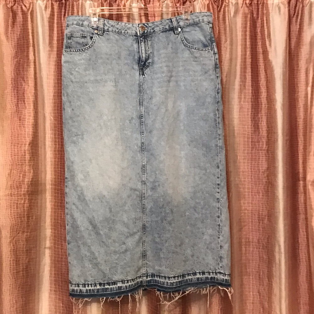 H&M Divided Denim Midi Skirt with Frayed Hem Size 18